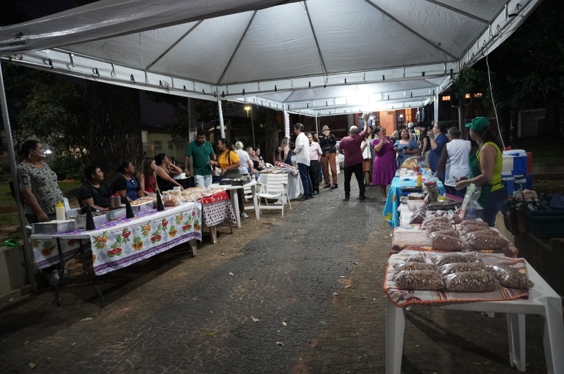 Noticia praca-das-artes-reuniu-arte-musica-e-loja-colaborativa